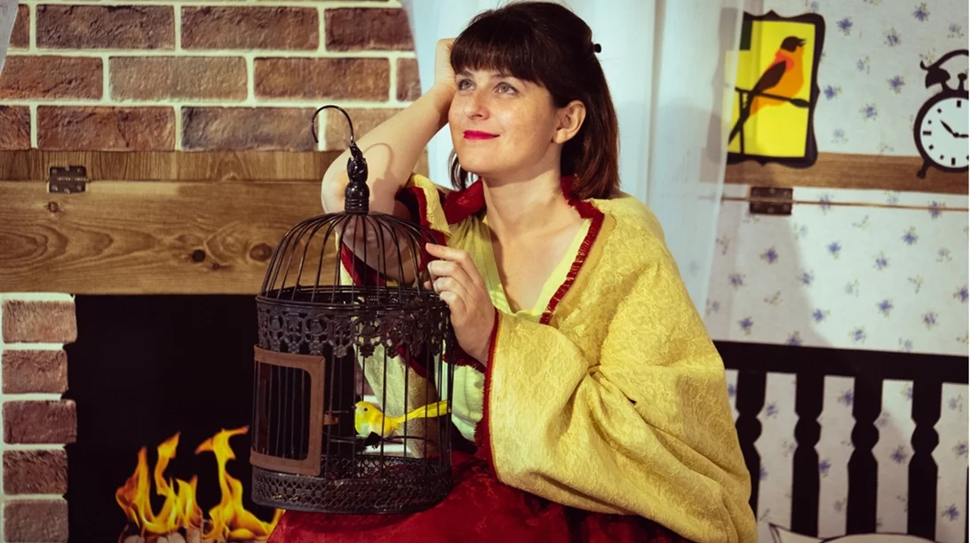 Η "Μπάμπουσκα" της Ξένιας Καλογεροπούλου στο Δημοτικό Θέατρο Πειραιά