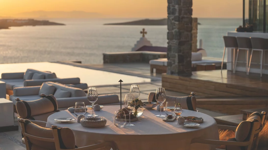 Yēvo: Fine dining στο ηλιοβασίλεμα