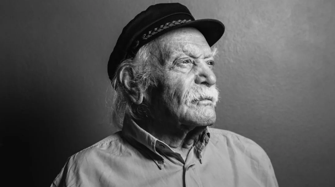 Ο Δήμος Αθηναίων τιμά τον Μανώλη Γλέζο με νέο πολυχώρο