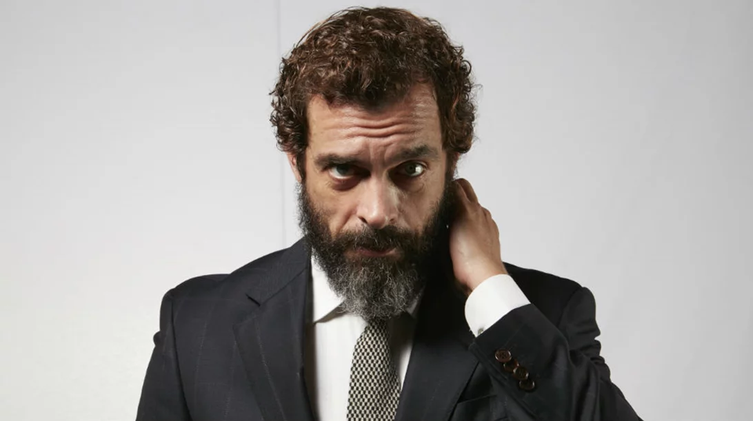 "The Humans": Ο Κωνσταντίνος Μαρκουλάκης ετοιμάζει νέα θεατρική παράσταση για τον Οκτώβρη