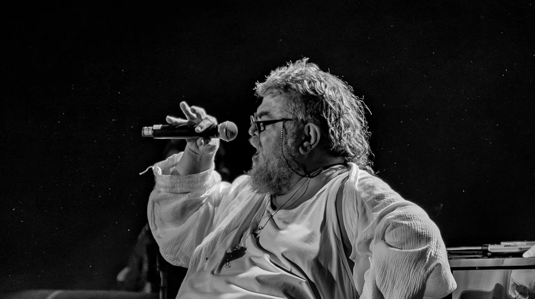 Σταμάτης Κραουνάκης: "Πιάνει ο έρωτας δουλειά"... στο Δημοτικό Αμφιθέατρο "Μίκης Θεοδωράκης"