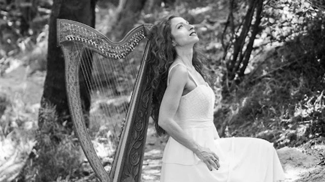 Σαββατόβραδα στο "Ivis 4" παρέα με τη Λίνα Ροδοπούλου