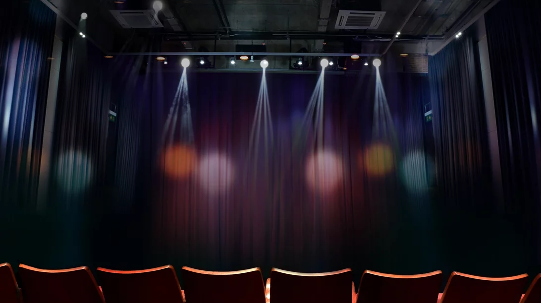 To φεστιβάλ νέων καλλιτεχνών "Wannabe Theatre Festival" έρχεται στο Γυάλινο Μουσικό Θέατρο