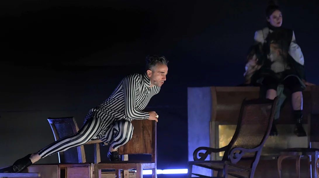 Updated | "Όνειρο ενός γελοίου": Νέες ημερομηνίες για την παράσταση των Άρη Σερβετάλη και Έφης Μπίρμπα