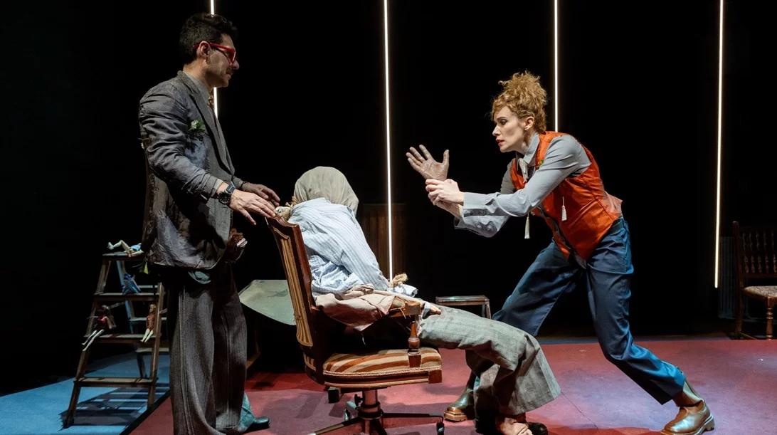 Δείτε φωτογραφίες από την παράσταση "Τούνδρα" στο Rabbithole