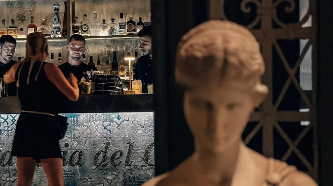 Σε μία νόστιμη γειτονιά της Σύρου