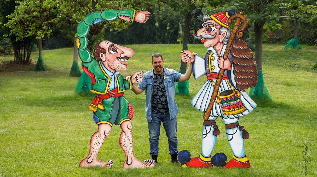 "Θησέας και Μινώταυρος": Ο Καραγκιόζης στον Κήπο του Μεγάρου