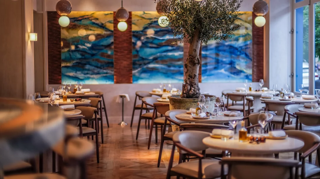 Myrtos: Ο Ασημάκης Χανιώτης φέρνει λίγη ακόμη Ελλάδα στο Λονδίνο