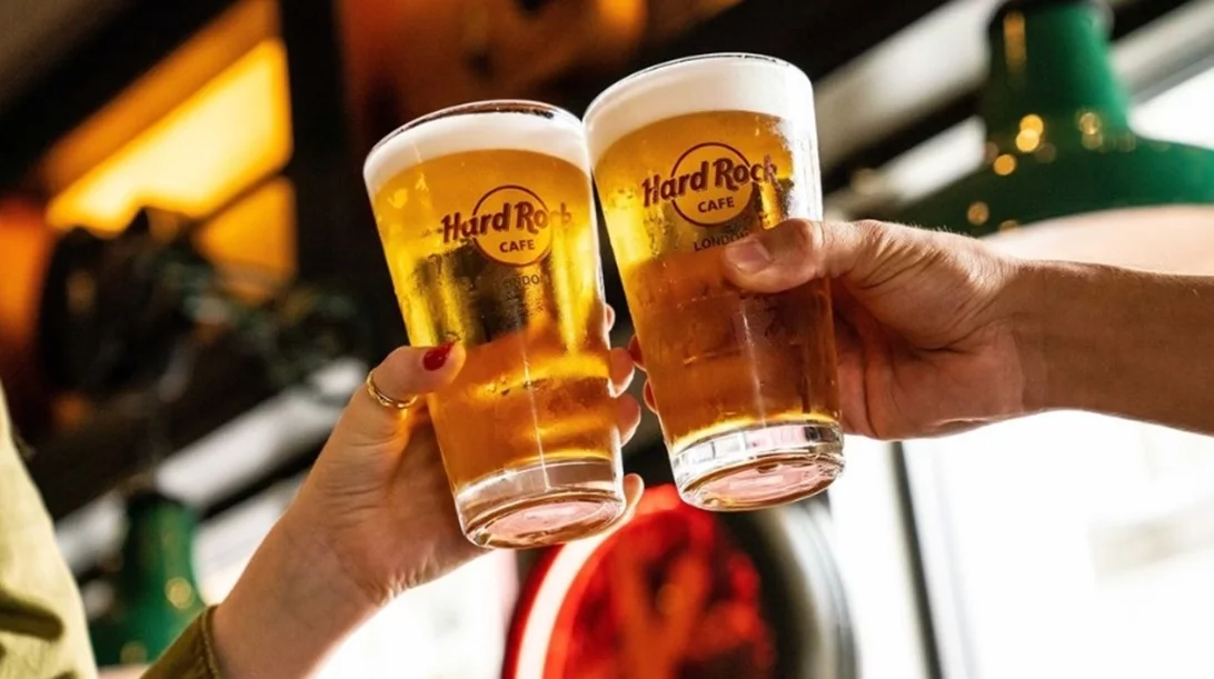 Στο 'Hard Rock Cafe Athens' για το ματς της χρονιάς