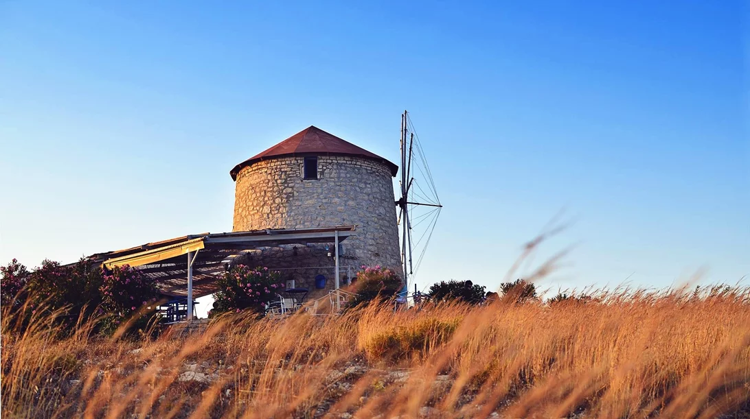 Το μπαρ-έκπληξη σε ένα από τα μικρότερα κατοικημένα νησιά της Ελλάδας