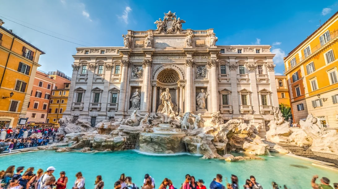 Ιταλία: Ο δήμος Ρώμης μελετά το ενδεχόμενο να επιβάλει είσοδο για τους τουρίστες στη Φοντάνα ντι Τρέβι
