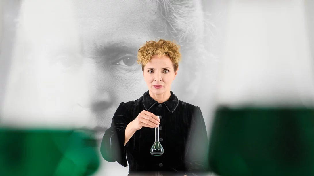 Η Μαρί Κιουρί μέσα από τη ματιά του Θέμη Μουμουλίδη