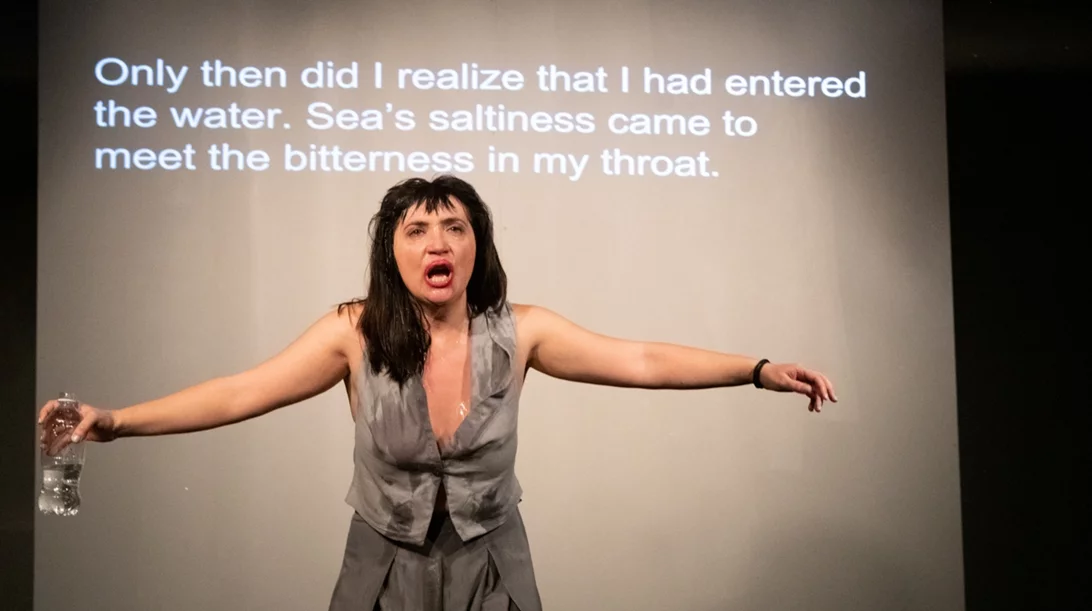 To Θεσσαλικό Θέατρο βραβεύτηκε στη Νέα Υόρκη με το έργο "Μήδειας Μπούρκα"