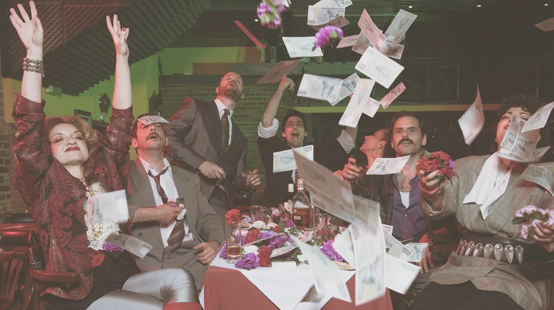 "Πόθεν έσχες" ρωτάνε οι 4Frontal στο θέατρο Βεάκη