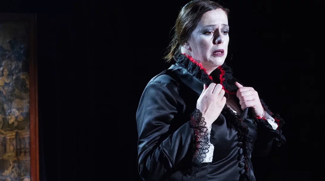 Η "Αγγέλικα Νίκλη Σολωμού η Διάφανη" είναι ξανά μαζί μας