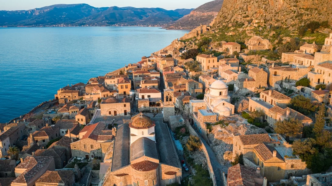 Γιατί ο Μάιος στη Μονεμβασιά είναι τόσο ξεχωριστός