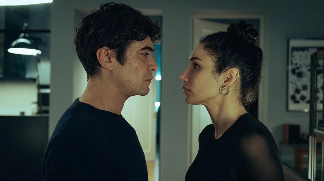 Επικίνδυνα... Κοντά Σου