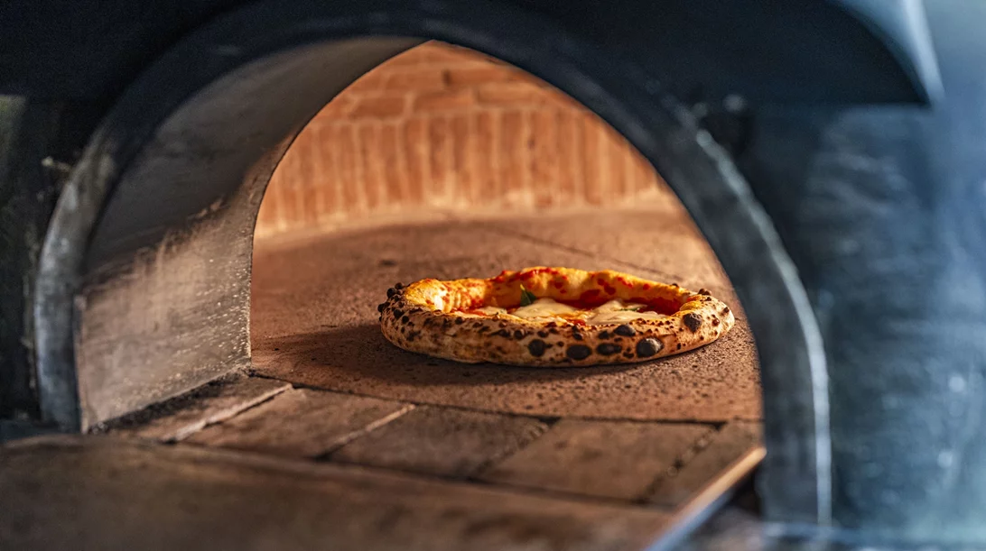 Εκεί ξεφουρνίζουν την καλύτερη πίτσα στην Αθήνα