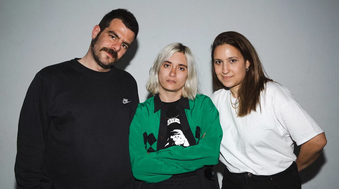 Το "Farewell / Εν τόπω χλοερώ" είναι αφιερωμένο σε όσους δεν θα έρθουν αλλά έστειλαν καρτούλα αλλαγής