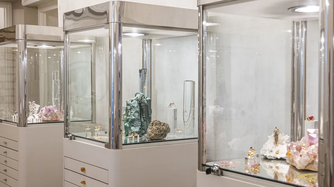 Η Ελένη Μαρνέρη μάς εξηγεί γιατί η τέχνη του κοσμήματος είναι πολύ πιο σημαντική απ’ όσο νομίζουμε