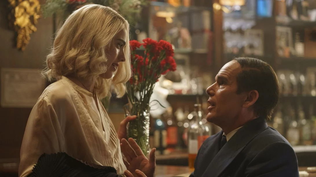 Φεστιβάλ Βερολίνου 2025: Για ποτό με τον Ίθαν Χοκ στο μπαρ "Blue Moon"