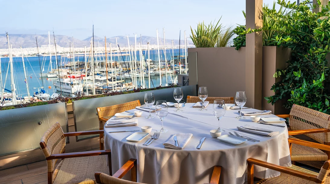 "Varoulko Seaside": Καλοκαίρι με υπογραφή Λαζάρου