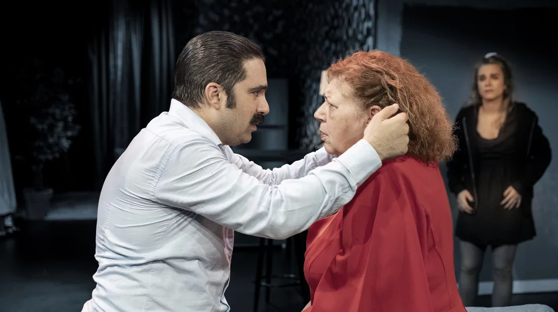 "Μακριά από παιδιά": Τελευταίες παραστάσεις για το έργο του Γιωργή Τσουρή