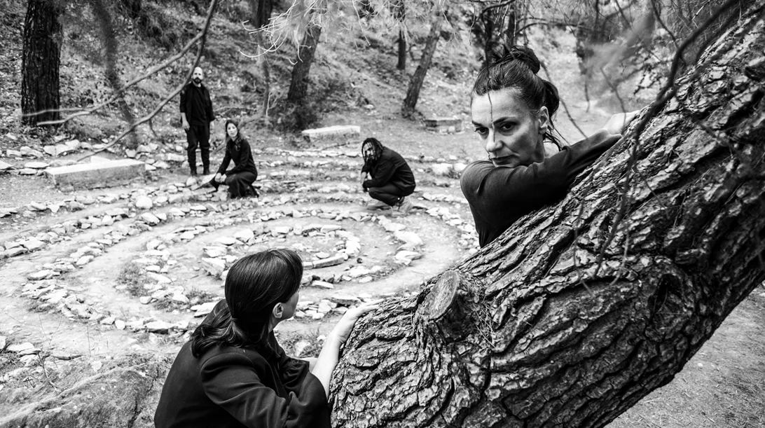 Updated | Η Ρηνιώ Κυριαζή παρουσιάζει την "Αντιγόνη, μετέωρη"