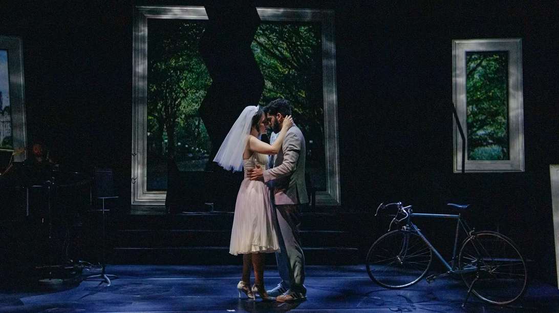 Έξι θεατρικές επαναλήψεις που αξίζουν