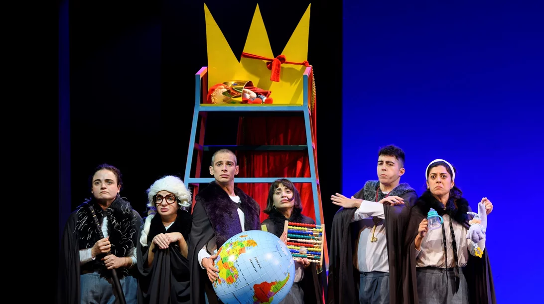 Τελευταία παράσταση για τον "Ματία τον Πρώτο" που θέτει "τα παιδιά στην εξουσία"!