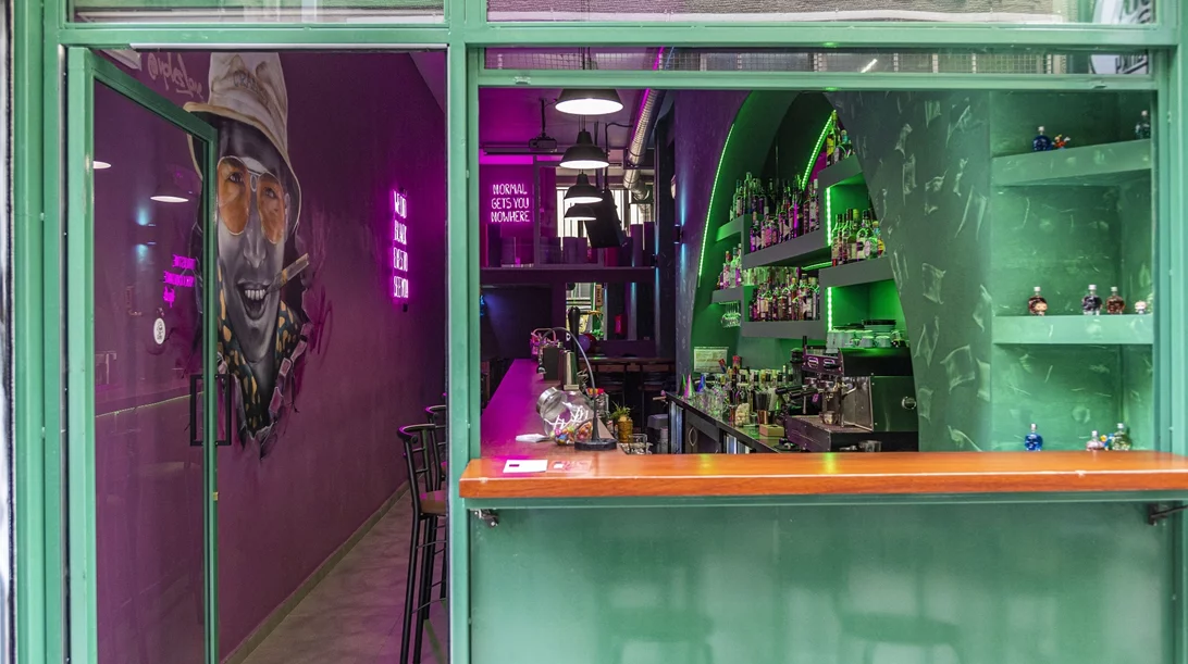 "The Cranky": Το νέο, αστικά παράξενο, μπαρ των Εξαρχείων