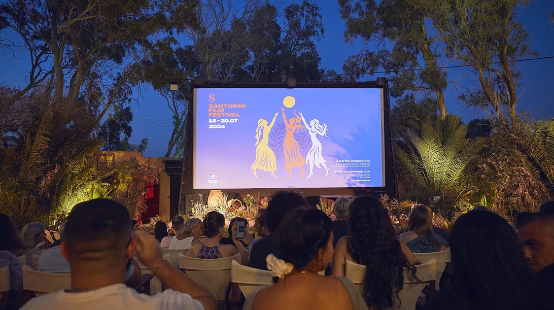 Οι 5 ταινίες που δεν πρέπει να χάσεις στο 8ο Φεστιβάλ Κινηματογράφου Σαντορίνης
