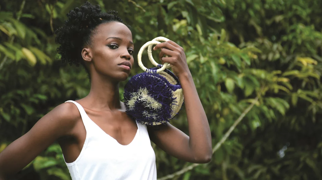 Petit Manou: Σουβενίρ ελληνικού καλοκαιριού με καταγωγή από Ουγκάντα