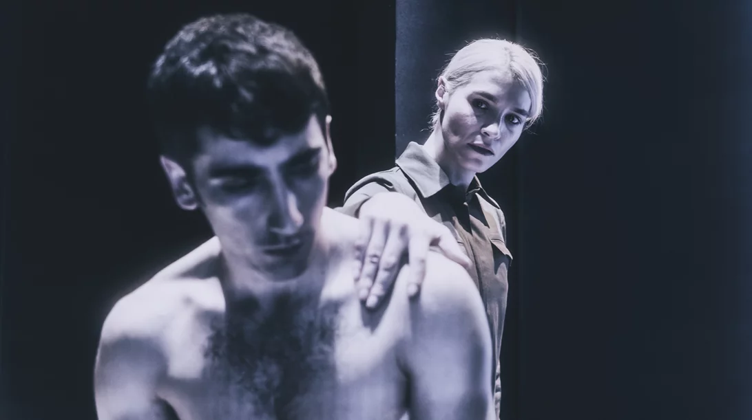 "Όλοι εμείς πουλιά": Ακύρωση της σημερινής παράστασης που έγινε το απόλυτο sold out του Εθνικού Θεάτρου