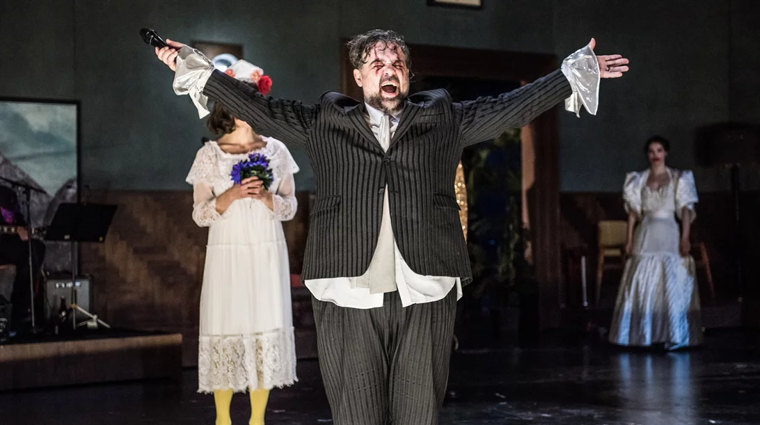 "Ιβάνοφ!": Πρώτες φωτογραφίες από την παράσταση του Γιάννη Χουβαρδά