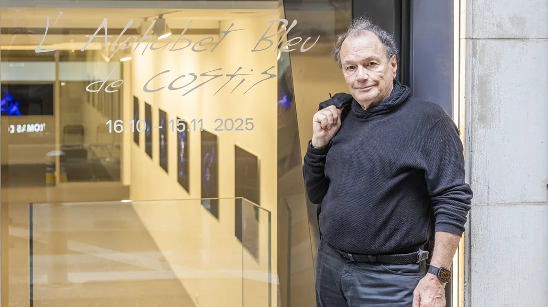 Βροντές κι αστραπές στη Roma Gallery: Ο Κωστής μετατρέπει τον ηλεκτρισμό σε σύγχρονη τέχνη