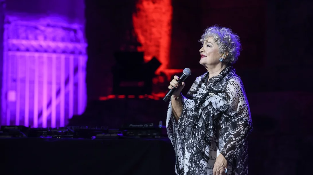 Η Τάνια Τσανακλίδου γιορτάζει 50 χρόνια γεμάτα τραγούδια