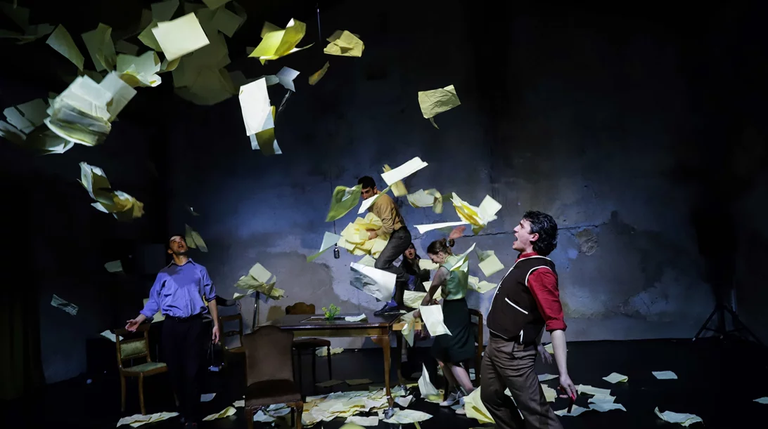 "Βέρθερος ή έκανα ό,τι καλύτερο μπορούσα": Το νεανικό μυθιστόρημα του Γκαίτε ανεβαίνει στη θεατρική σκηνή για 2η χρονιά