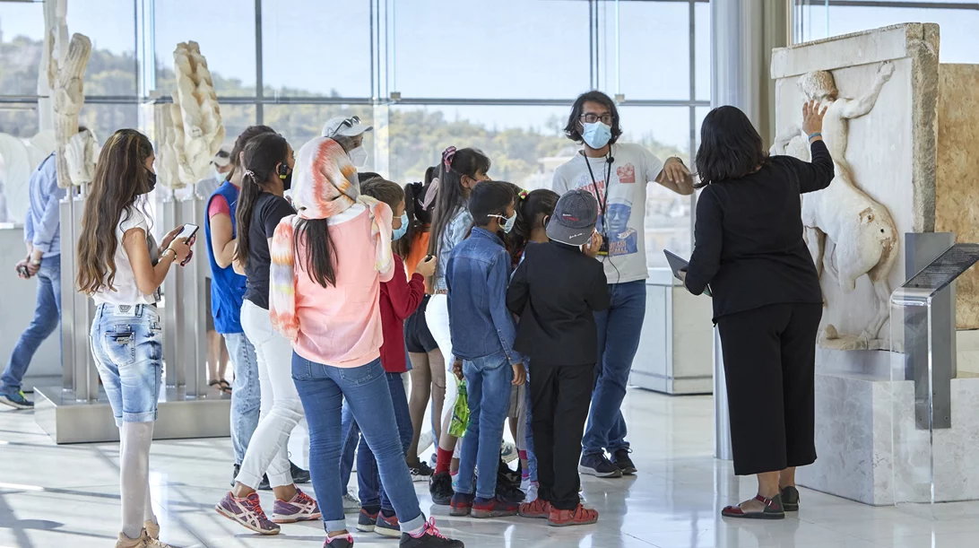 Νέα εκπαιδευτικά προγράμματα για ασυνόδευτους ανηλίκους στο Μουσείο Ακρόπολης
