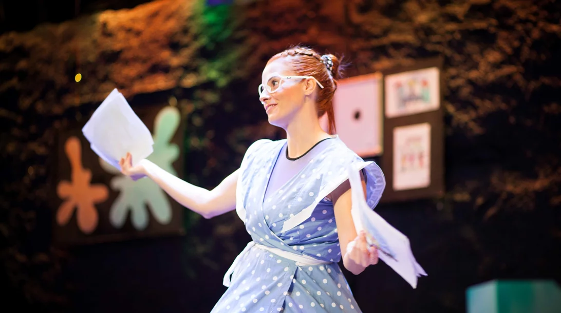 "Μπες στα παπούτσια μου" και "Μια τελεία...είναι μόνο η αρχή!" επιστρέφουν στο θέατρο Σταθμός