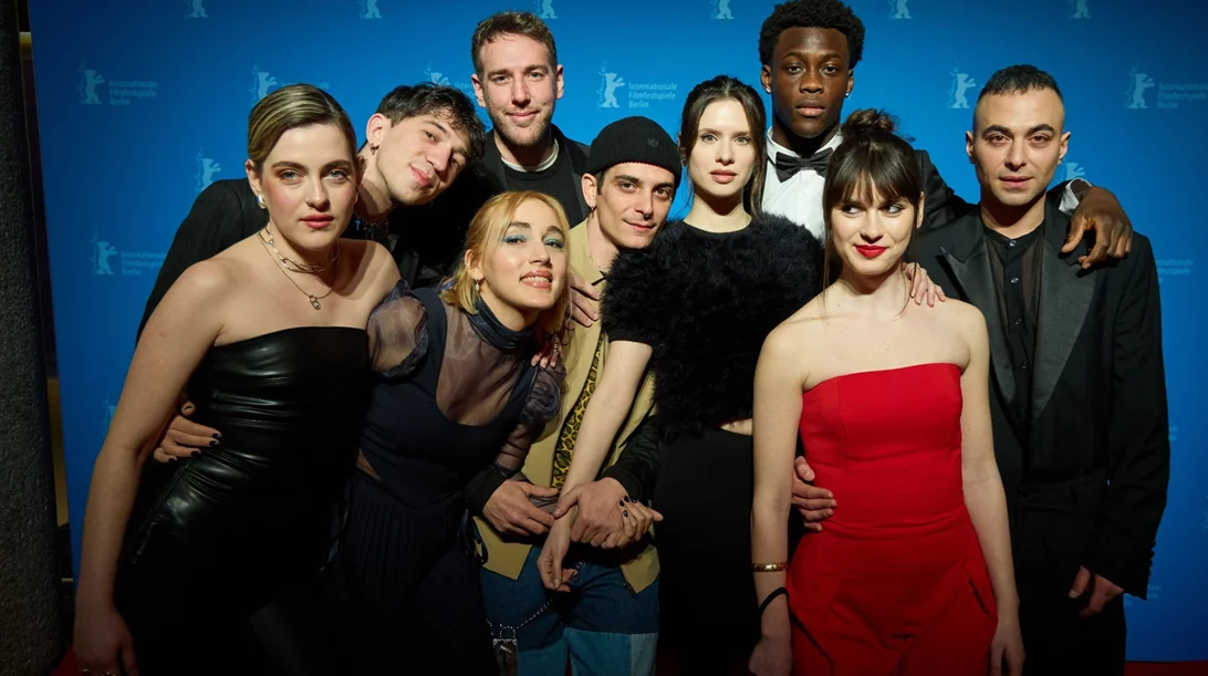 Φεστιβάλ Βερολίνου 2025: Είδαμε τις "Άγριες Μέρες" του Βασίλη Κεκάτου, ένα γράμμα αγάπης στην ελευθεριότητα της νεανικότητας