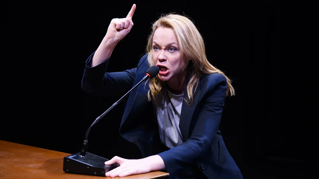 Last call για το "Prima facie" με τη Λένα Παπαληγούρα