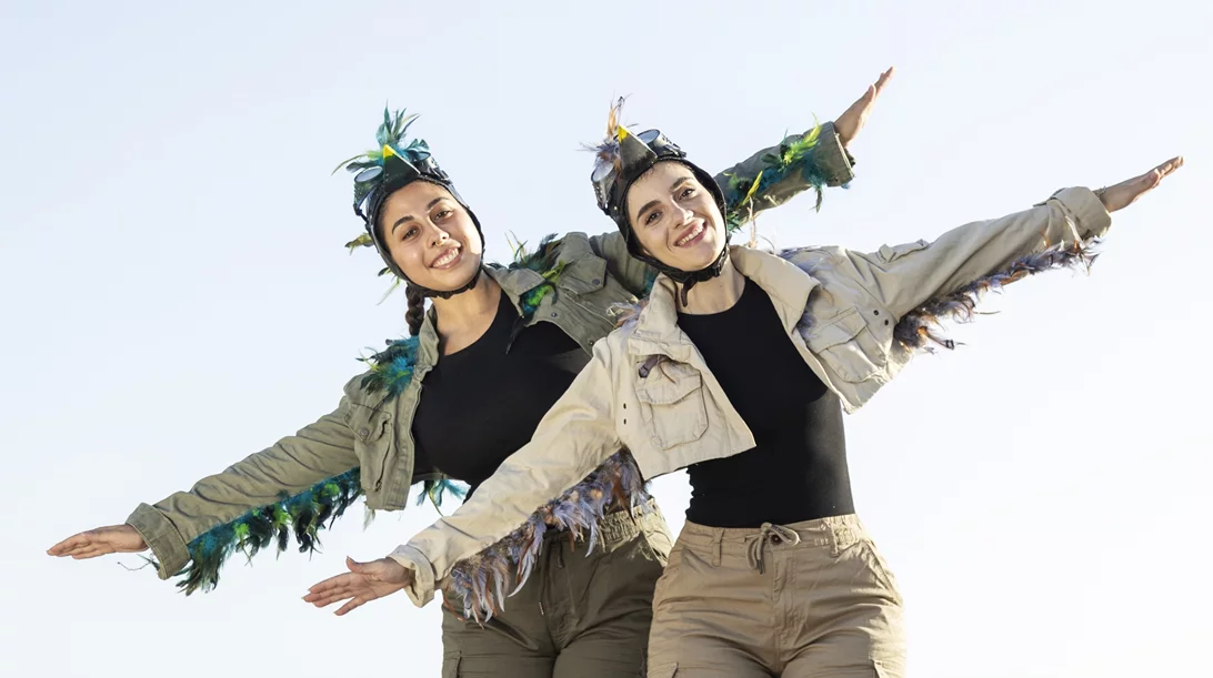 Αποκλειστικές φωτογραφίες από την παιδική παράσταση "Κόντρα στον άνεμο" της ομάδας Hippo