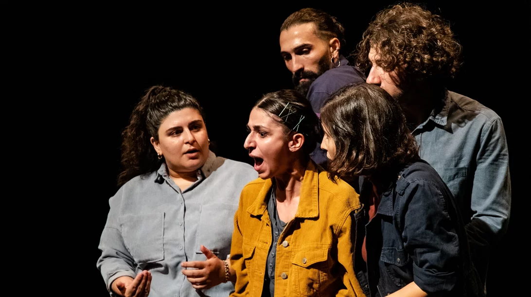 "Προσοχή: Εκτελούνται έργα": Μια παράσταση για το μετρό Θεσσαλονίκης στην Αθήνα