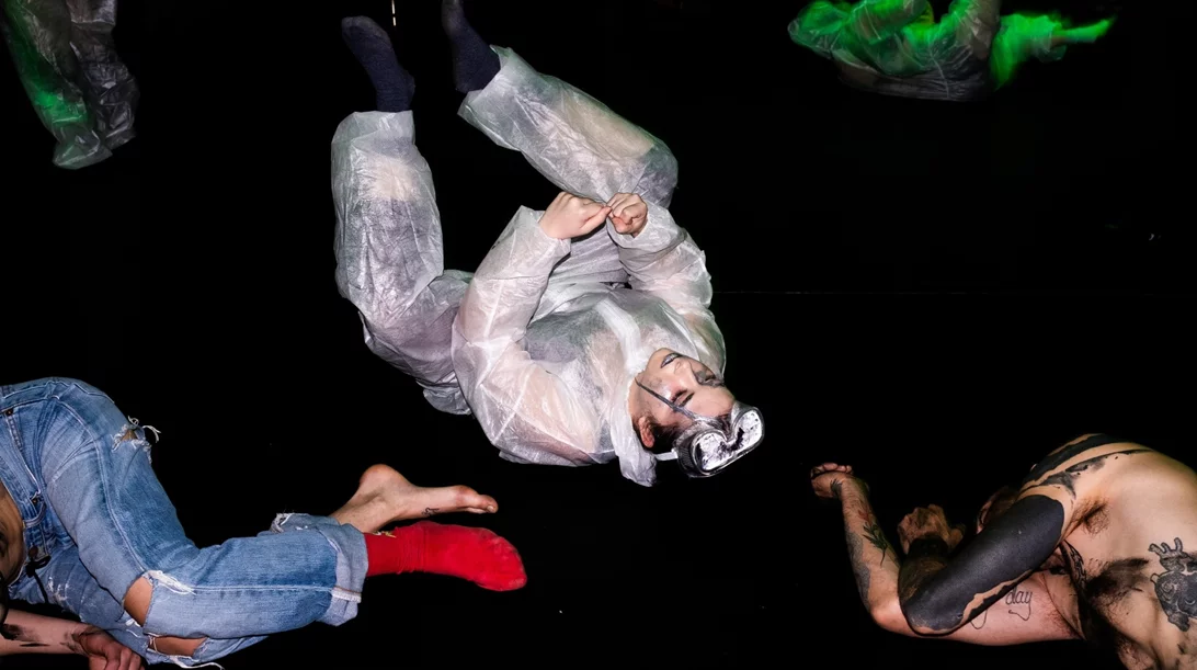 Μαθαίνουμε για την πειραματική γλώσσα του χορού Butoh μέσα από μια έκθεση