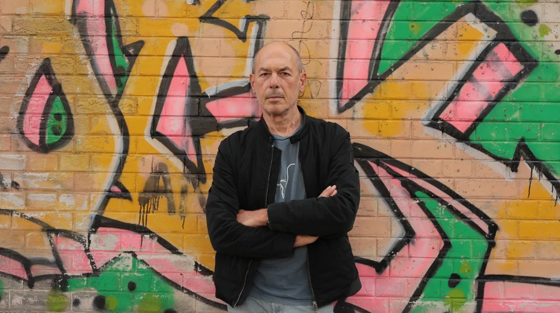 Ο Πολύβιος Ανεμογιάννης εξηγεί γιατί το ανατολικό Παρίσι χάνει την μποέμ, επαναστατική ταυτότητά του