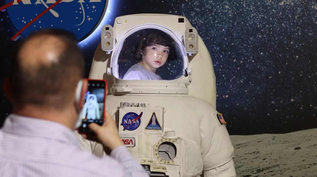 Δείτε τις παράλληλες εκδηλώσεις της έκθεσης "Life in Space"