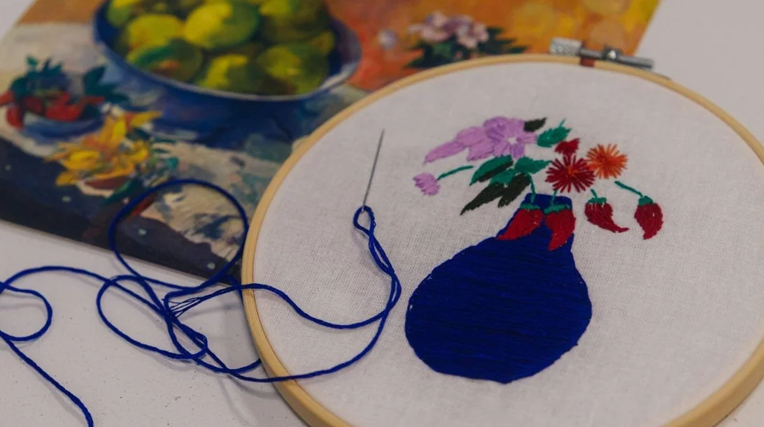 Μαθαίνουμε να κεντάμε με έμπνευση τη συλλογή του Ιδρύματος Γουλανδρή
