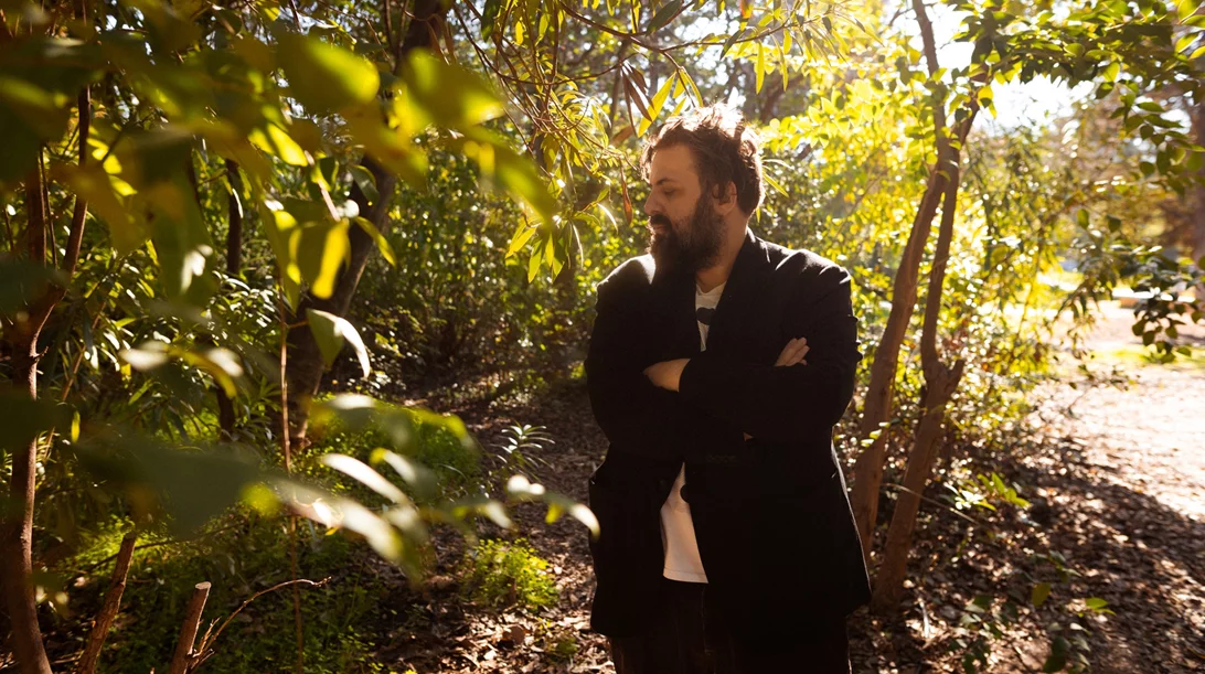 Γιάννη Βεσλεμέ, πώς έφτιαξες τον θαυμαστό κόσμο του "Αγαπούσε τα Λουλούδια Περισσότερο";