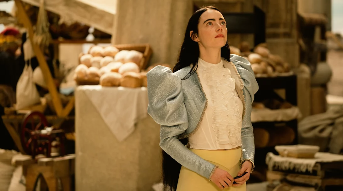 Τα οσκαρικά κοστούμια του "Poor Things" στο Μουσείο Μπενάκη